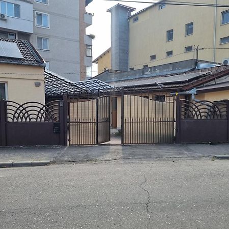 La Bebe 3 Apartment Hunedoara Bagian luar foto