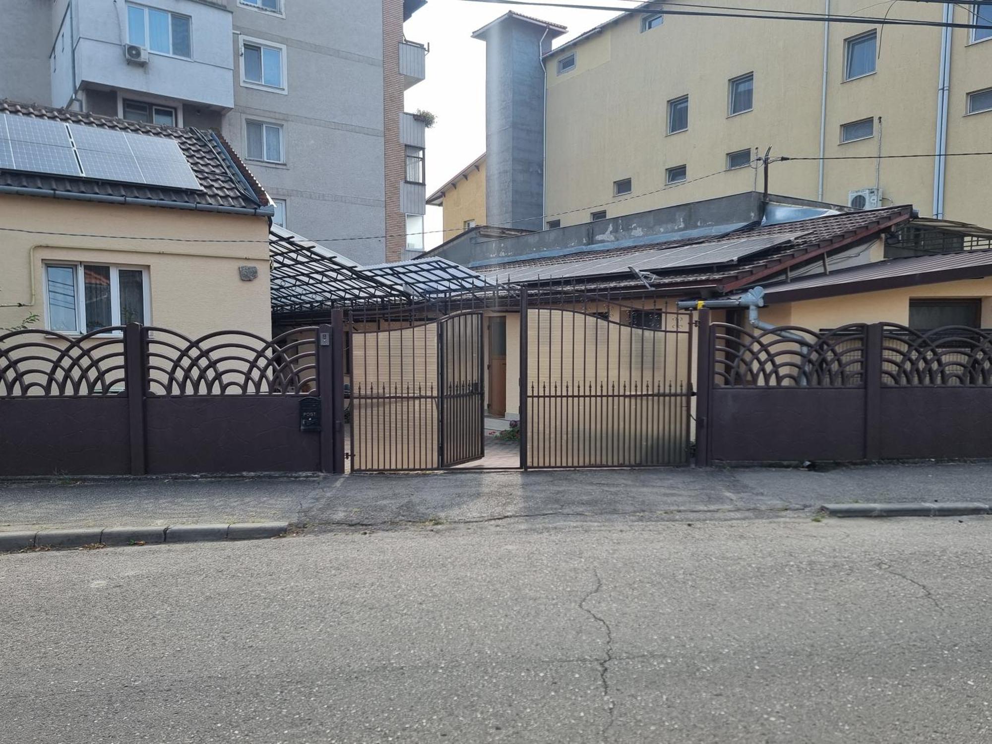 La Bebe 3 Apartment Hunedoara Bagian luar foto