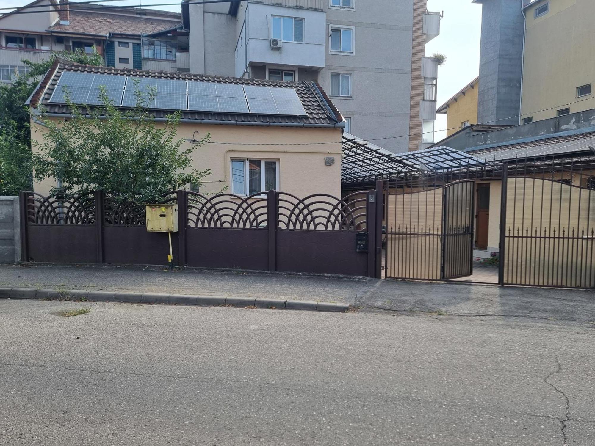 La Bebe 3 Apartment Hunedoara Bagian luar foto